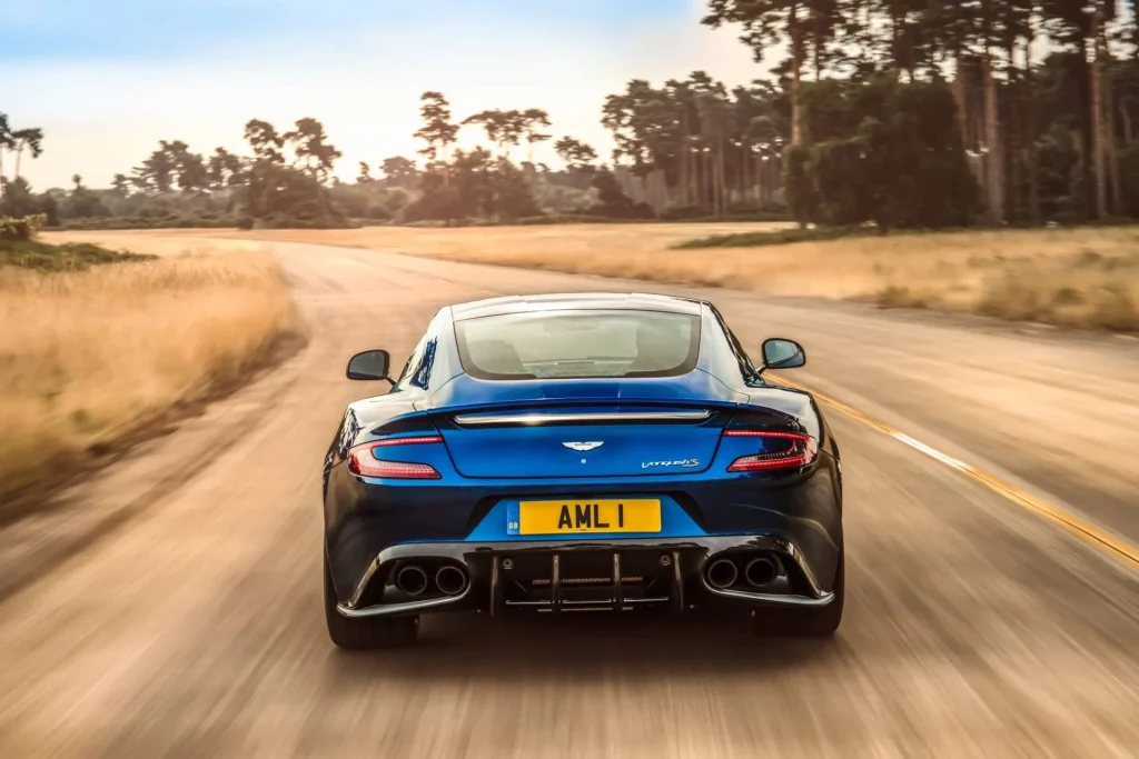 Aston Martin Vanquish Ultimate Gt — foto 3