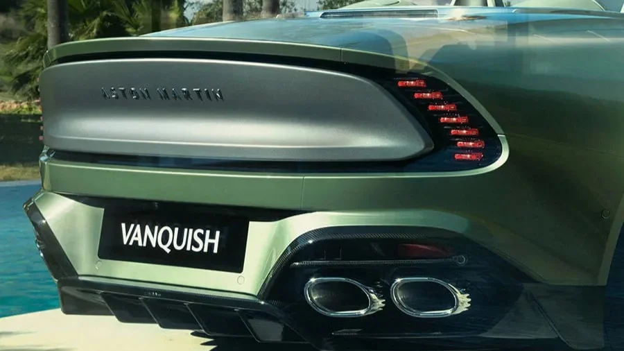 Aston Martin Vanquish Ultimate Volante — foto 1