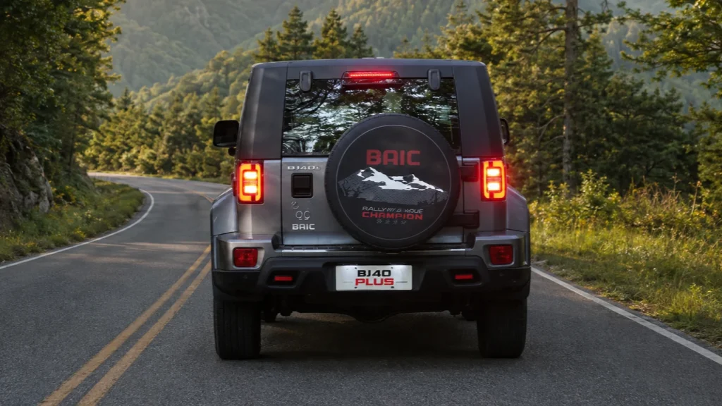 Baic Bj40 Plus 2 0L — foto 2