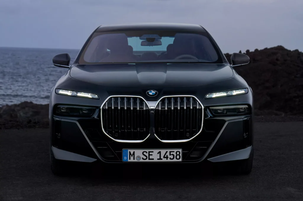 BMW 7 Series Sedan 735i M Sport — foto 3