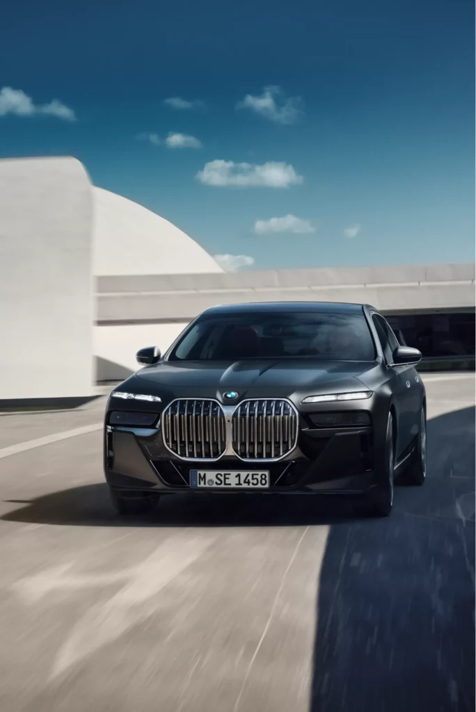 BMW 7 Series Sedan 735i M Sport — foto 1