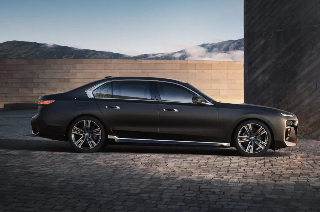 BMW 7 Series Sedan 735i M Sport — foto 2