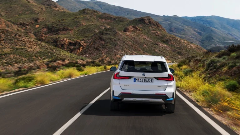 BMW Ix1 Edrive20 M Sport — foto 3