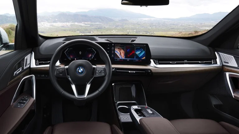 BMW Ix1 Edrive20 M Sport — foto 7