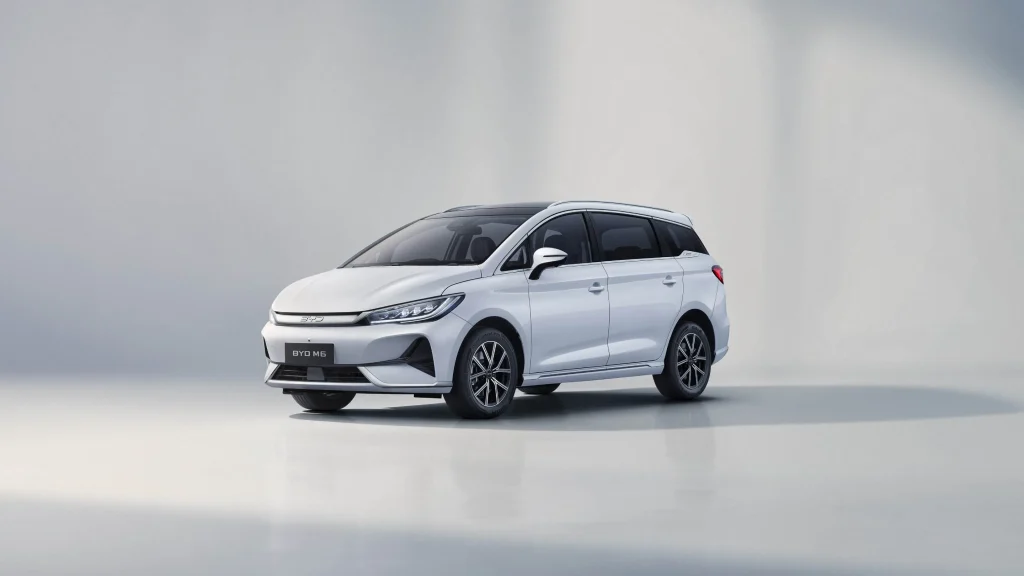 BYD M6 Standard 7 Seater — foto 2