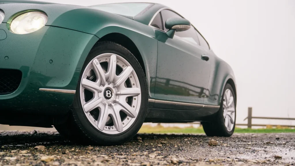 Bentley Continental GT V12 — foto 1