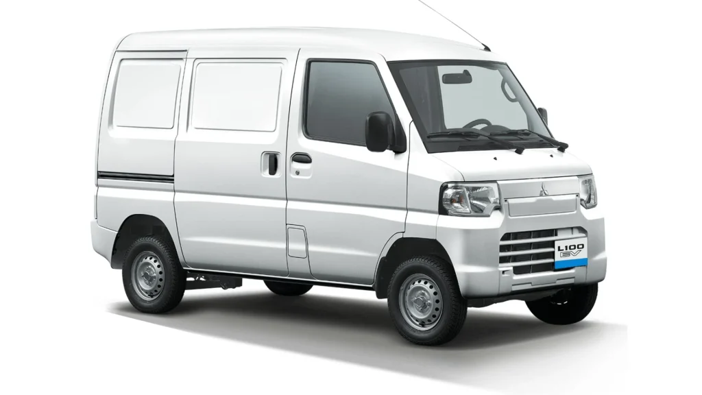 Mitsubishi L100 EV Two-Seater Blind Van — foto 3